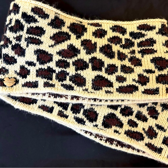 USED leopard print (brown, black, cream) Betsy Johnson infinity scarf - Picture 1 of 3